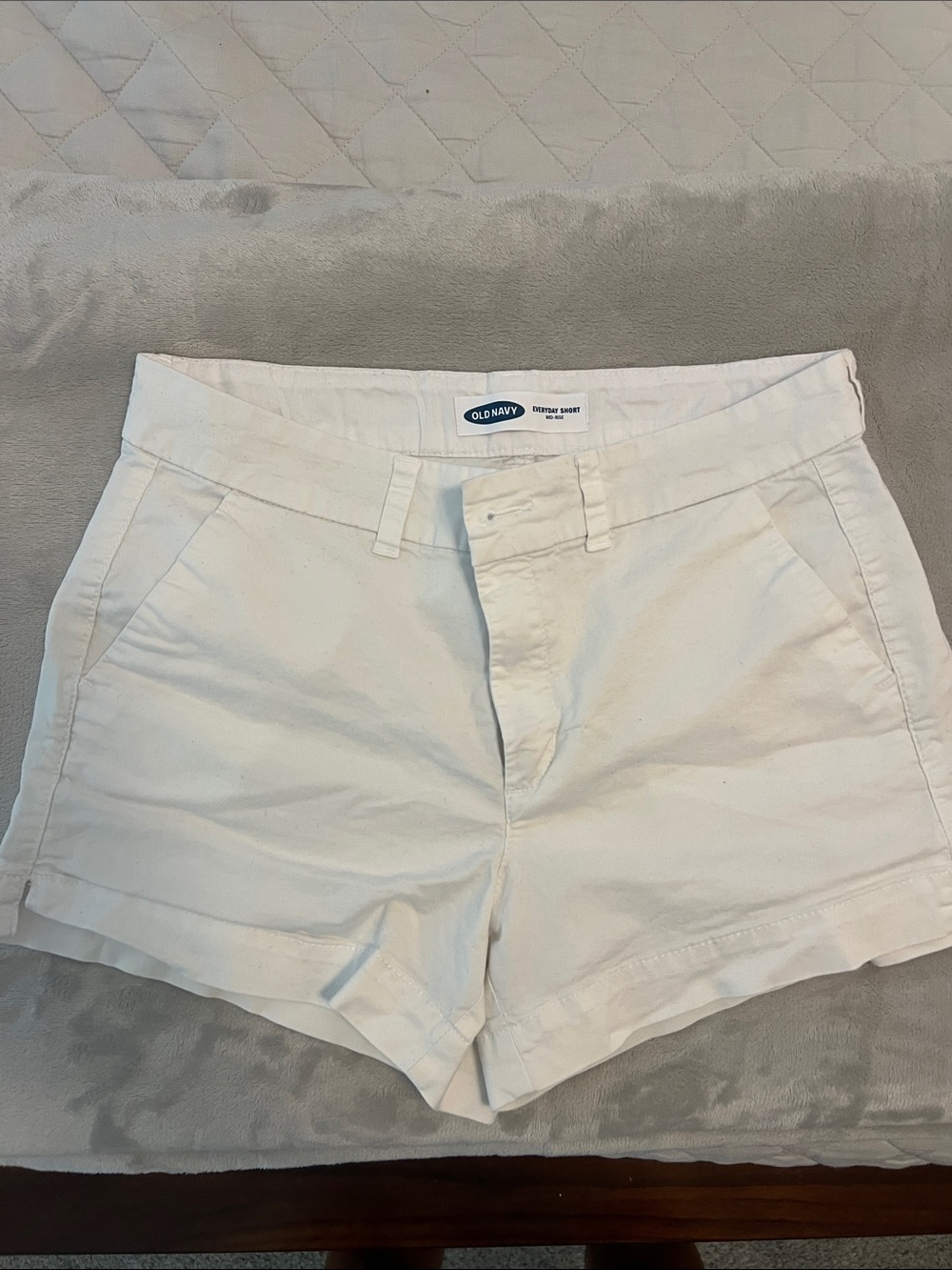 Old Navy White Women's Shorts - Casual Chino Style